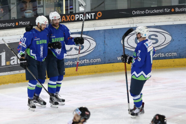 INNSBRUCK, AUSTRIA, 11.02.2016, SPORT, EISHOCKEY, Nationalmannschaft, Euro Ice Hockey Oesterreich vs Slowenien. Bild zeigt
Foto: stewo.at | Stephan Woldron