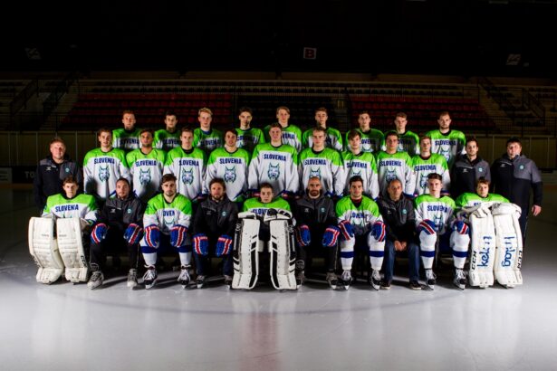 RISI U20_team_photo_official_dark