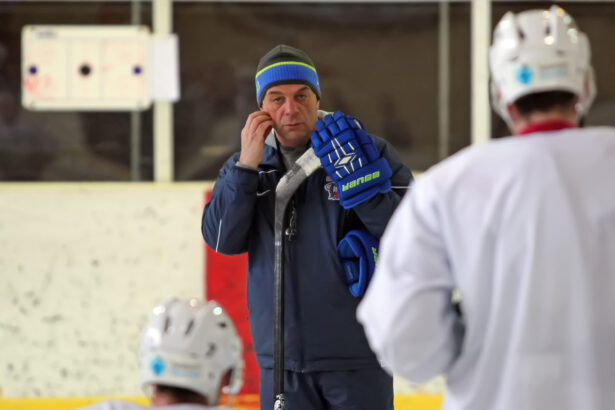 Копитар колдует над составом